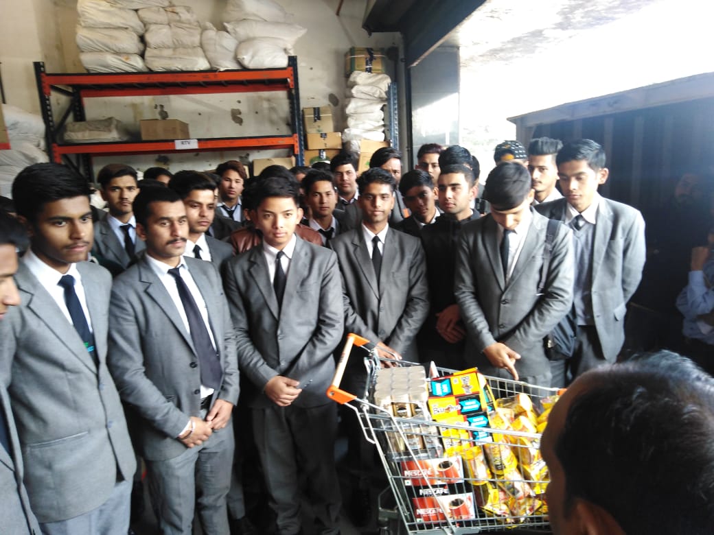 allied college student visits fish-market-Elante mall