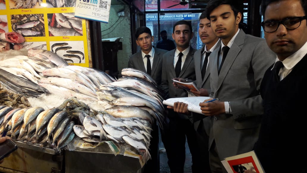 allied college student visits fish-market-Elante mall